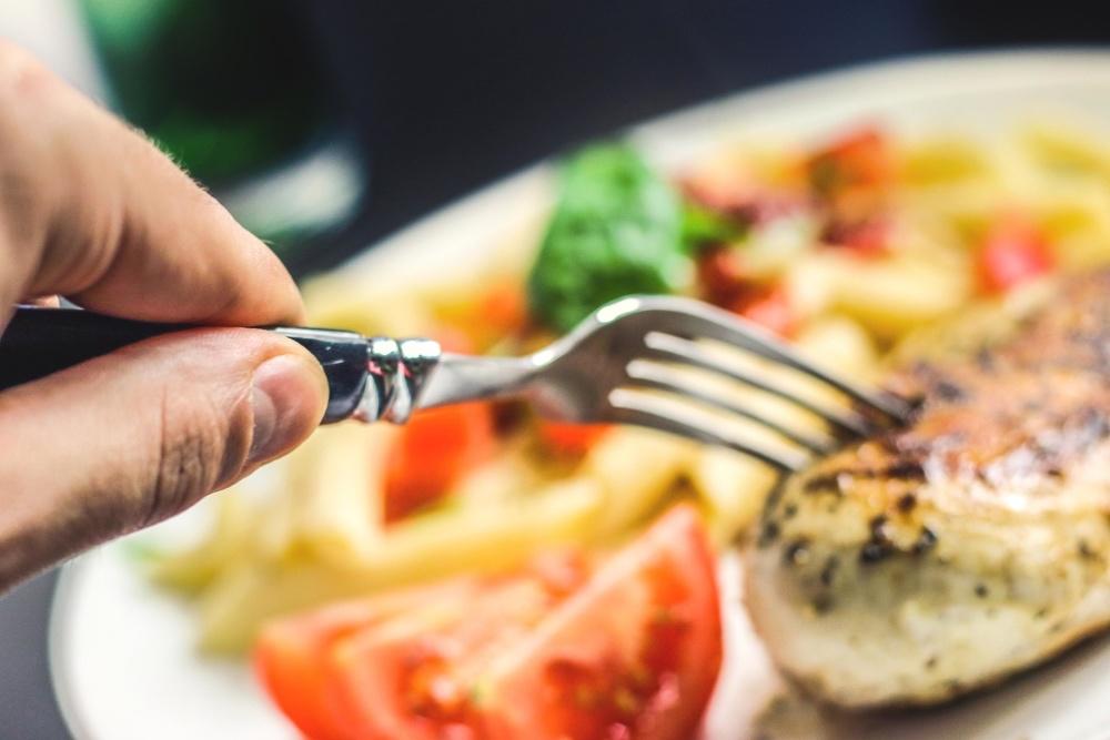 manger main gauche démon religion diyanet istanbul turquie