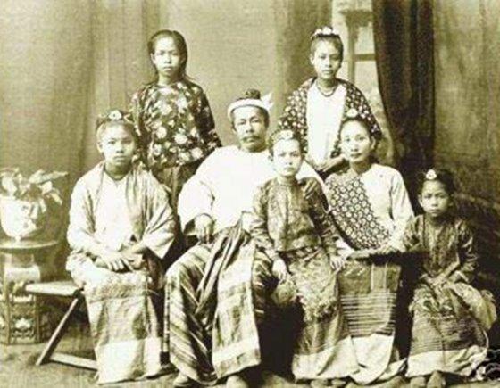 Le roi thibaw de Birmanie