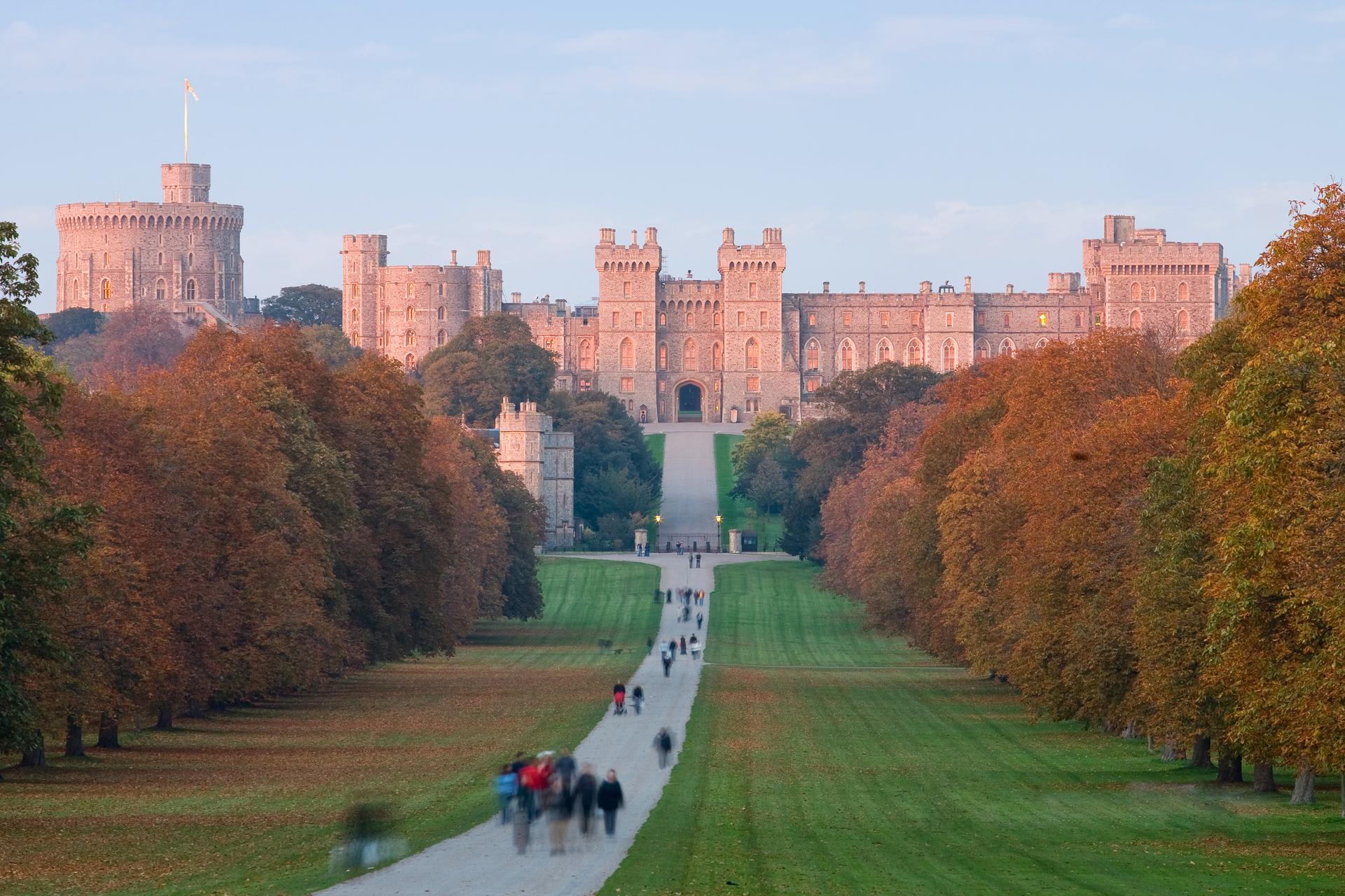 Windsor_Castle_at_Sunset_-_Nov_2006