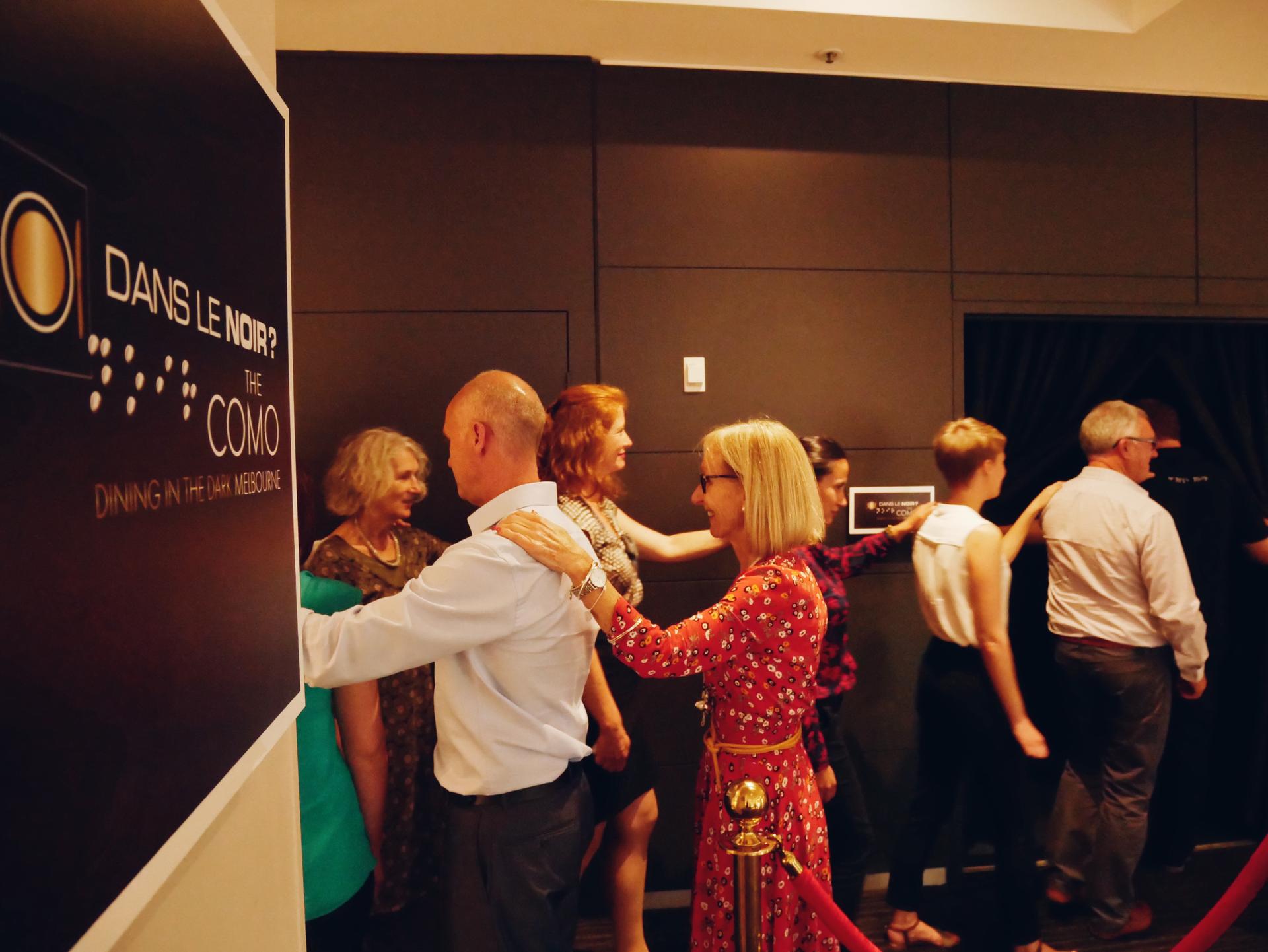 Dans le Noir Como Melbourne restaurant Australie expérience sensorielle