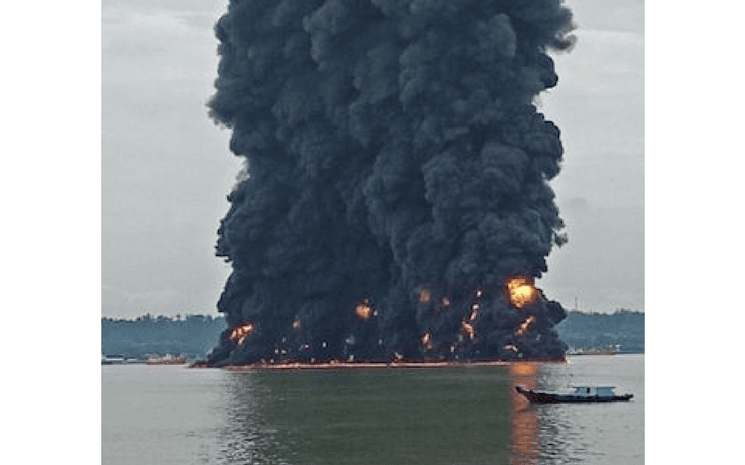 Balikpapan, Indonesie, Borneo, Etat d'urgence, mazout, pollution