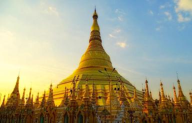 La pagode Shwedagon rapporte annuellement près de 90 milliards de Ks
