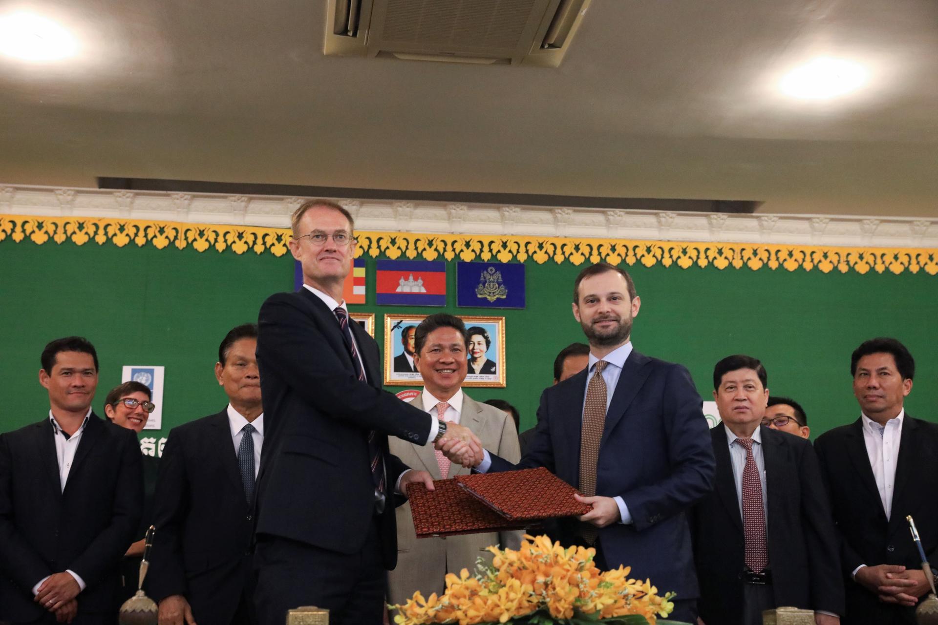 KH_UNDP_Grab,P20.jpg.pagespeed.ce_.hswnZgQN-v