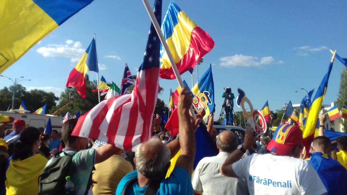 39091691_217456398923839_8270119958361407488_n