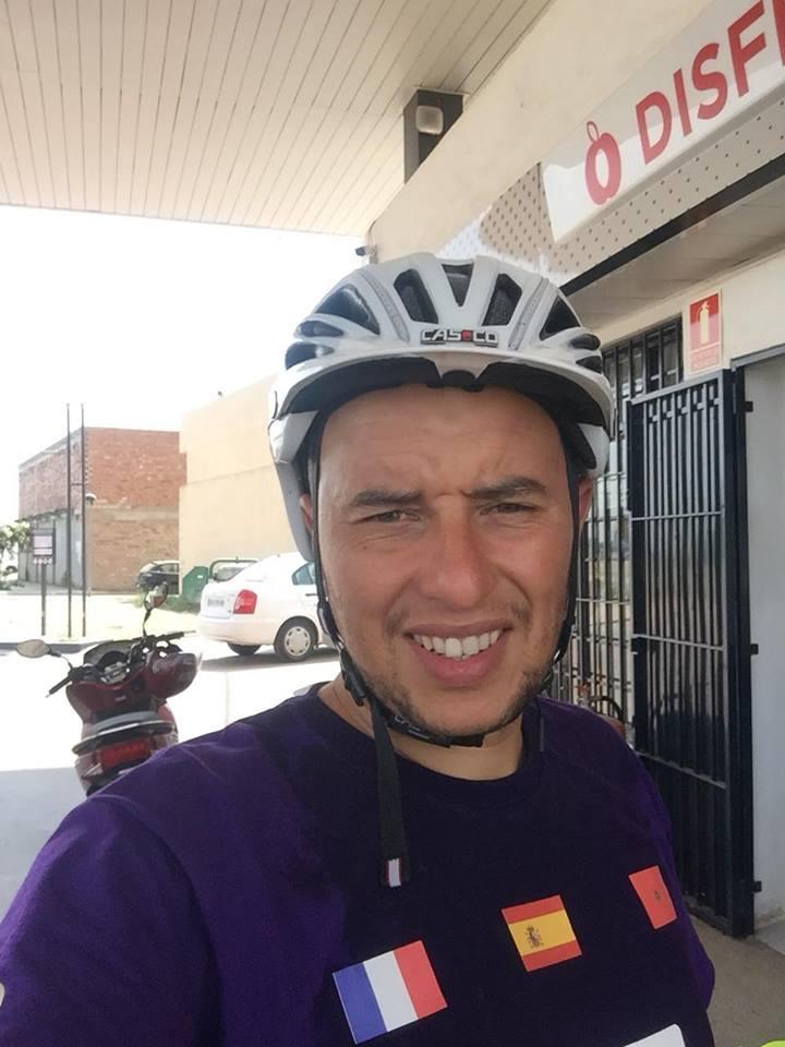 Brahim « l’enfant égaré » : 2400 kms à vélo avec pour espoir de rencontrer SM le Roi du Maroc