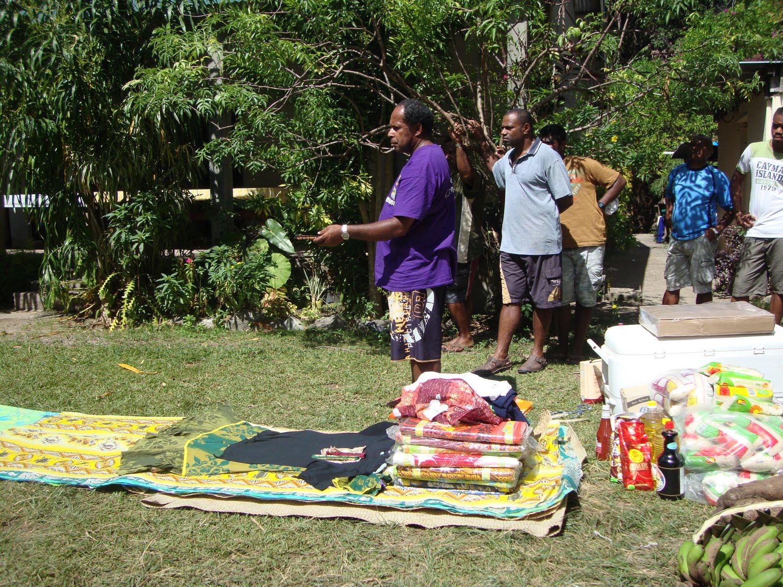 Le Congrès de la Nouvelle-Calédonie a institué, mi 2018 par loi du pays, un congé pour responsabilités coutumières qui complète les dispositions légales du code du travail de la Nouvelle-Calédonie.