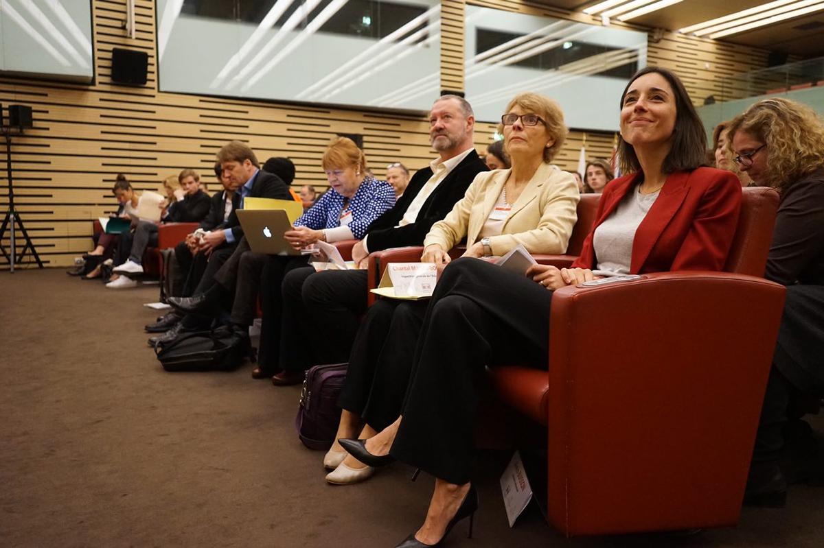 plurilinguisme Roland Lescure