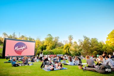 Moonlight Cinema films plein air pique nique melbourne sydney perth brisbane adelaïde Australie