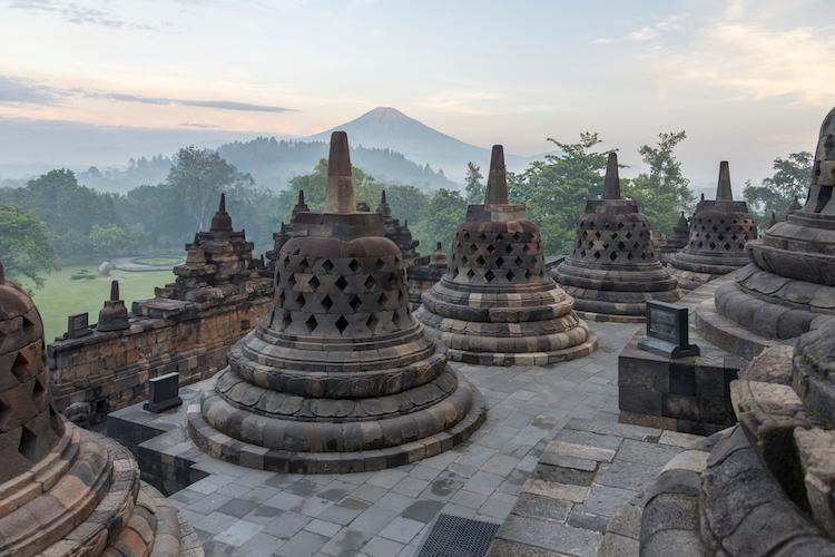 Stupa au sommet du temple de Borobudur