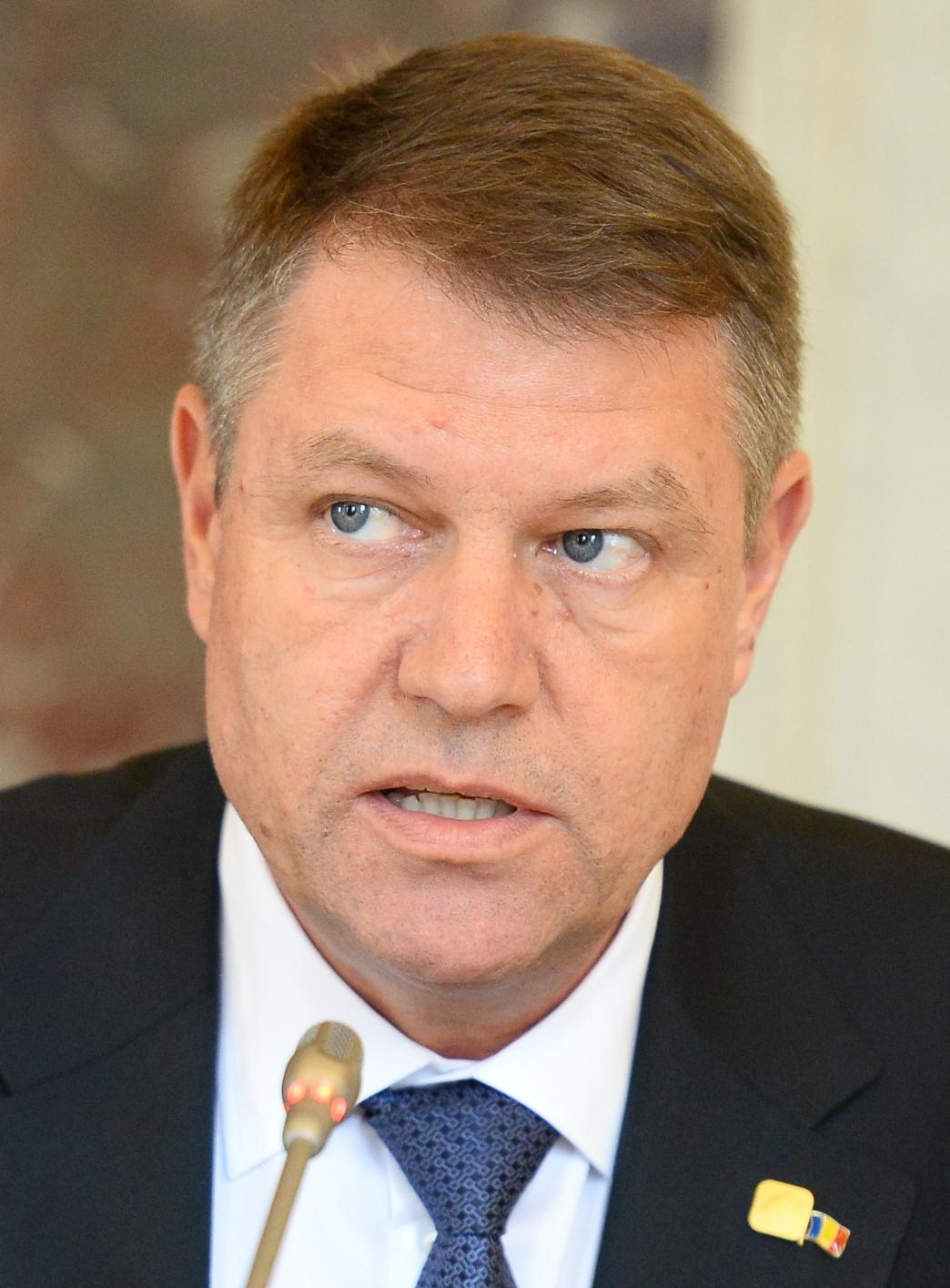Klaus_Iohannis_at_EPP_Summit,_March_2015,_Brussels_(cropped)