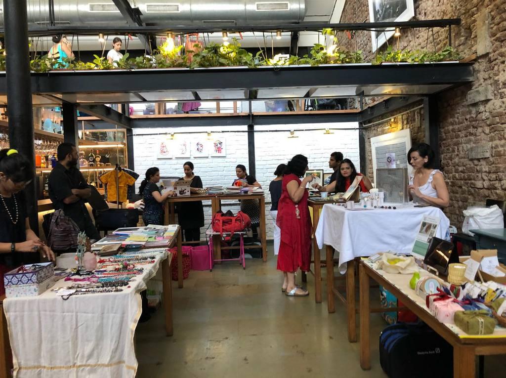 Little Christmas market Bombay accueil