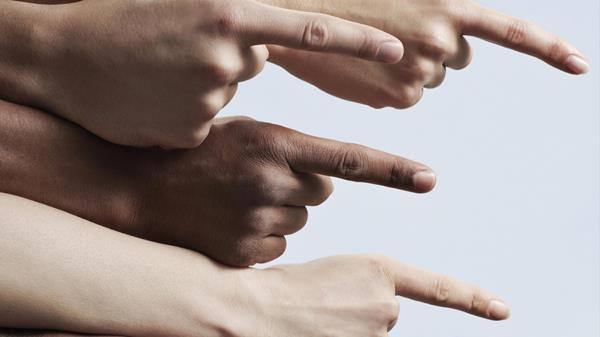 Accusations de racisme envers un ministre en Birmanie