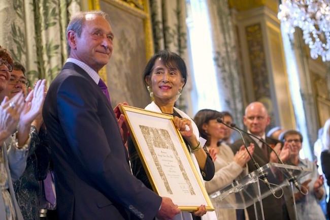 Le prix de la liberté de la mairie de Paris retiré à Aung San Suu Kyi de Birmanie