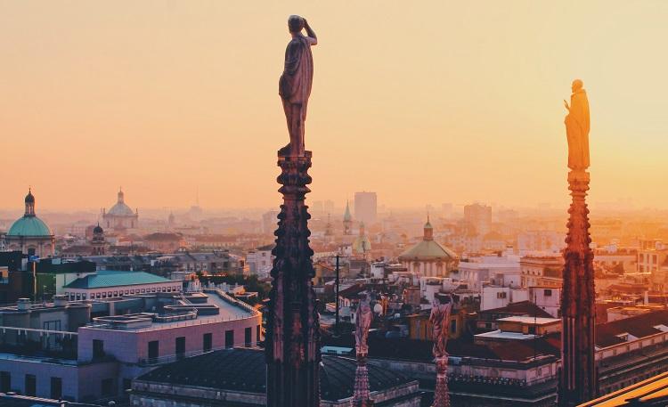 MILANO alex-vasey-1136462-unsplash