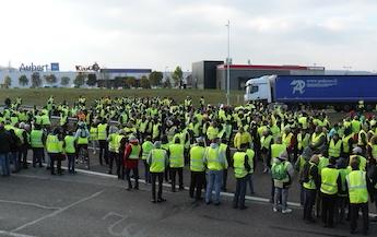 ManifGiletsJaunesVesoul_17nov2018_(cropped)