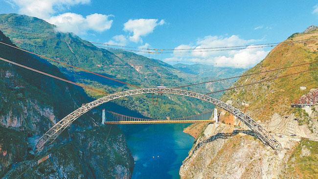 Un pont à record pour le corridor ferroviaire Chine-Birmanie