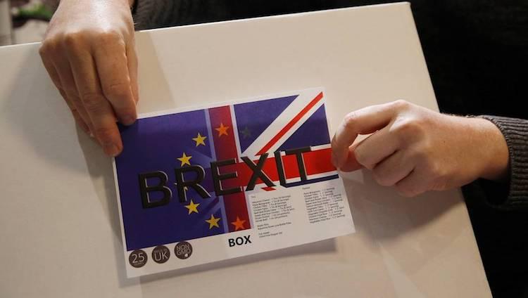 Brexit Britanniques kits de survie Brexit Box UE livre sterling vote Parlement
