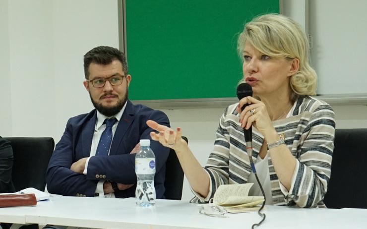 Anne Genetet débat national