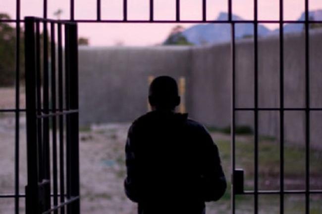 Arrestation de 4 étudiants protestataires à Amarapura en Birmanie