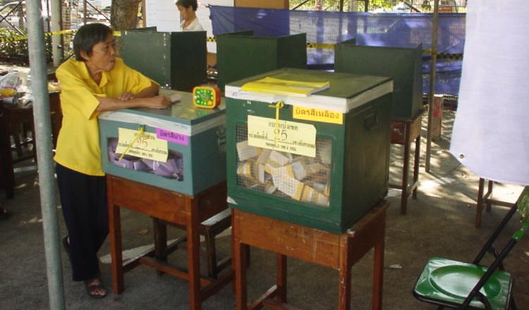 Bureau-de-vote-thailande