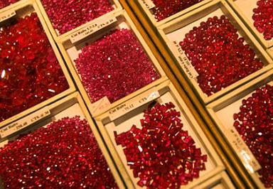 Nouvelle foire internationale de pierres précieuses à Mandalay