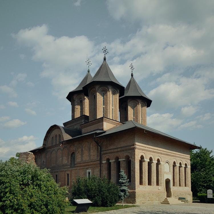 curtea-domneasca-targoviste-eglise-roumanie