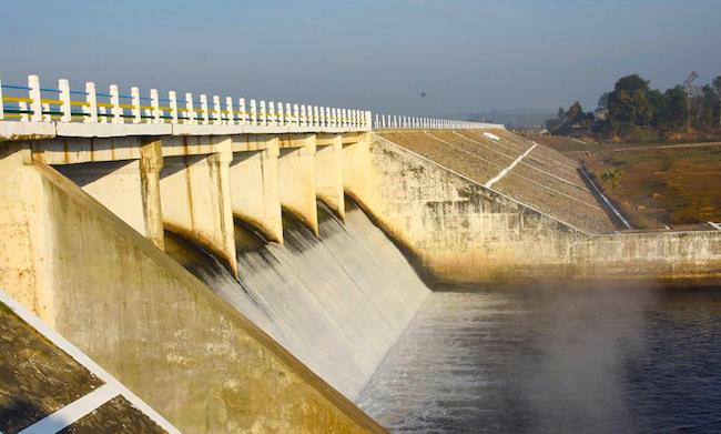 Le barrage de Taungnawin, région de Bago, sûr malgré des brèches en Birmanie