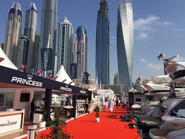le boat international boat show dubai