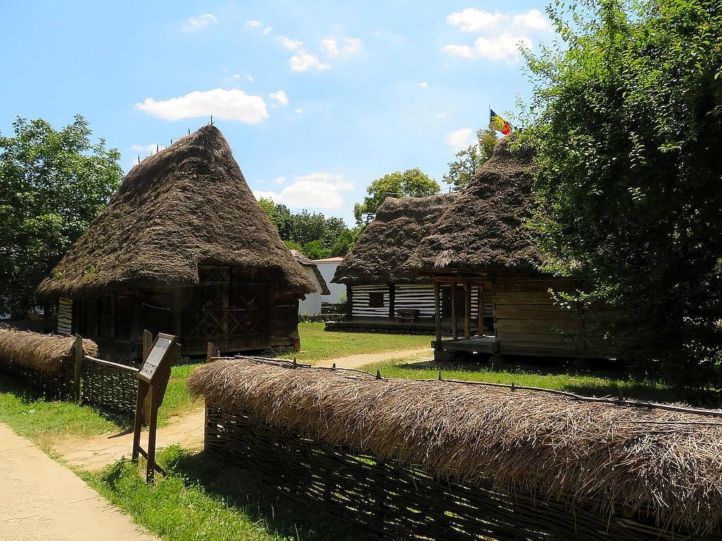 Village-Museum-in-Bucharest-Pixabay.com_