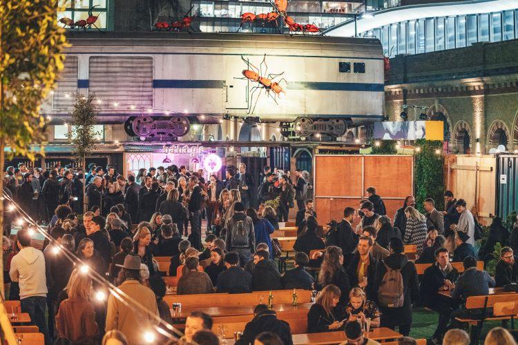 Vinegar Yard Marché Vintage Fourmi Train Londres Restaurants Bars