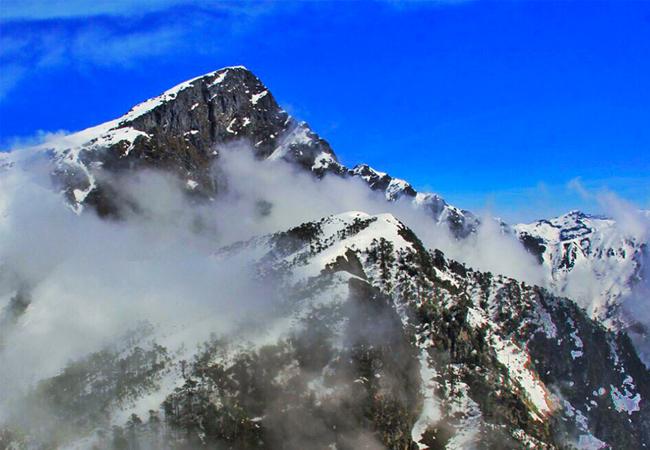 Chute d’une alpiniste birmane sur le Phangran Razi en Birmanie