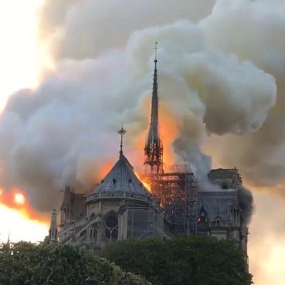 Dubai-EAU-incendie-Notre-Dame-de-Paris-Cheikh-Mohammed-déclare-son-soutien