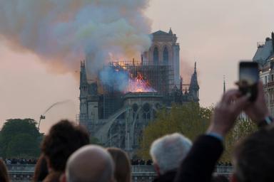notre dame incendie cambodge paris