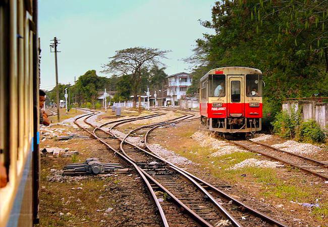 Plus de trains pour Thingyan en Birmanie