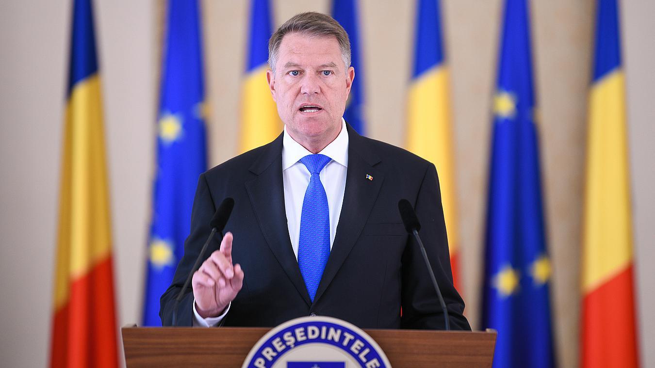 klaus iohannis président roumanie référendum deux sujets