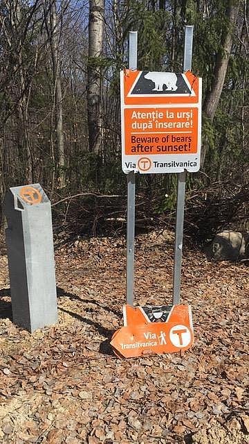 100 panneaux routiers détruits Via Transilvanica Roumanie