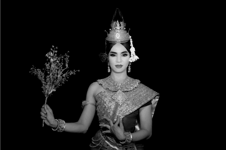 danse khmère revisitée, première troupe de danse gay du cambodge