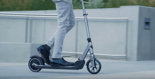 Allemagne e-scooter trottinette ministre Transport assureur piste cyclable trottoir Radweg Andreas Scheuer