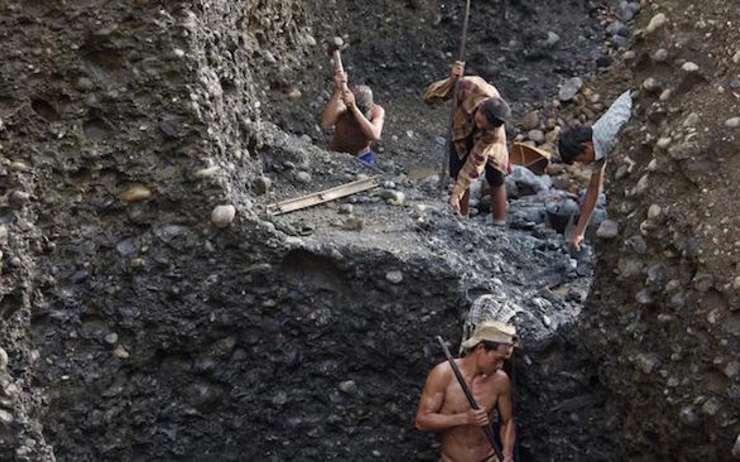 Fermeture de la mine de Hpakant en Birmanie pendant la mousson