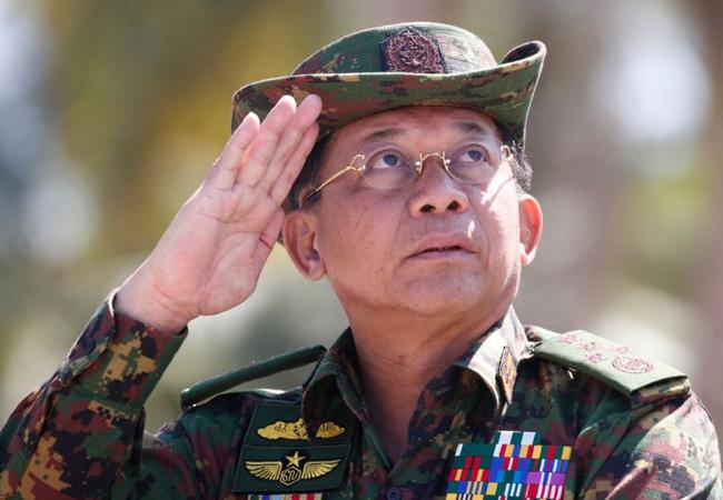 Adieux du général Min Aung Hlaing à son homologue thaïlandais
