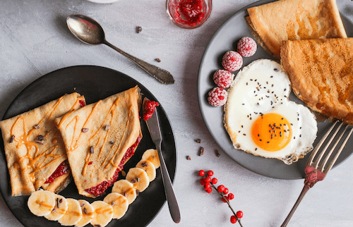 petit déjeuner Eggs and Bread