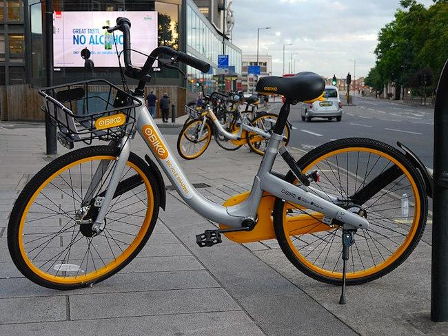 Des vélos offerts aux étudiants dans toute la Birmanie