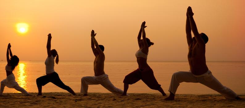 Dubai-EAU-des-milliers-de-personnes-attendues-pour-la-journée-internationale-du-yoga