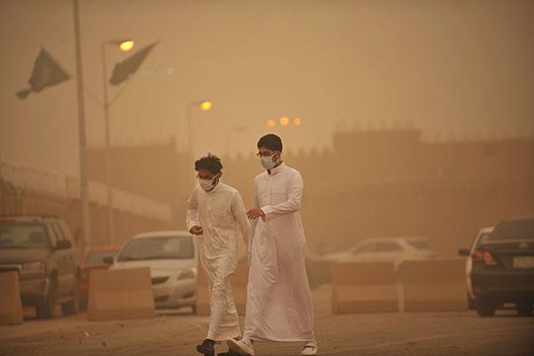 Dubai-EAU-journée-mondiale-de-l'envioronnement-la vérité-sur-la-pollution-atmosphérique-au-Moyen-Orient