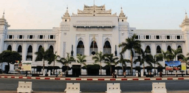 Le batiment de la presidence de la region de Yangon