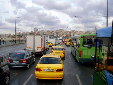 trafic embouteillage istanbul voiture turquie