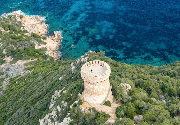 Hébergement insolite ou dormir Corse voyage Air Corsica