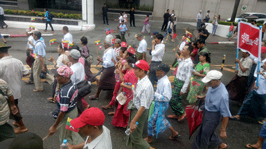 Manifestants pro-militaires en Birmanie