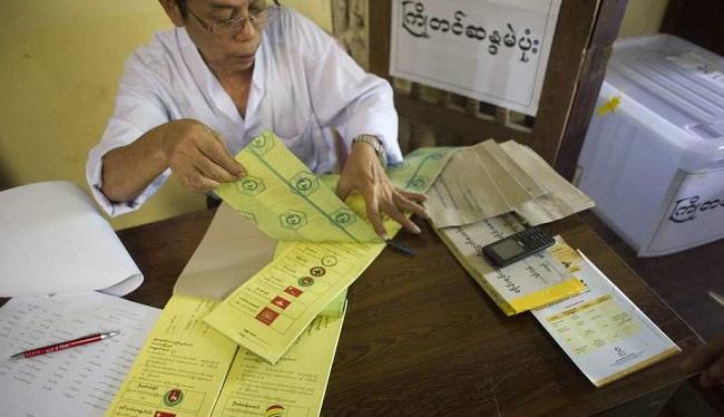 Liste des electeurs en Birmanie