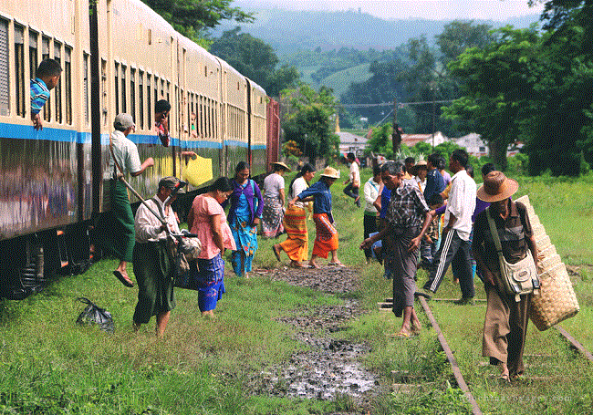 modernisation ligne train Pyay Yangon en Birmanie
